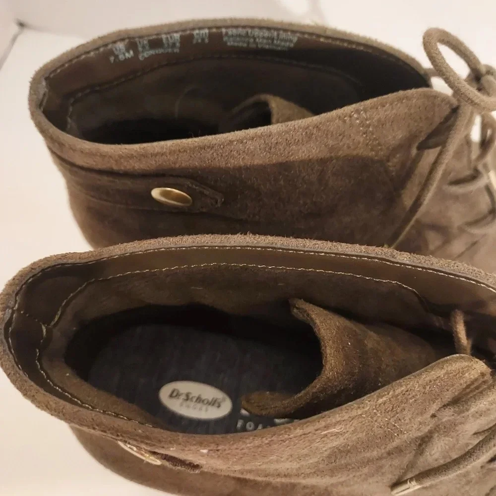 Dr. Scholl's Shoes Olive Green Microfiber Conquer Ankle Booties in Size 7.5M